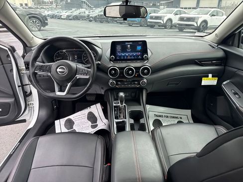 Used 2025 Nissan Sentra SR w/ SR Premium Package image 13