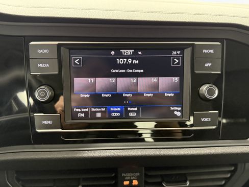 Certified 2023 Volkswagen Jetta SE image 17