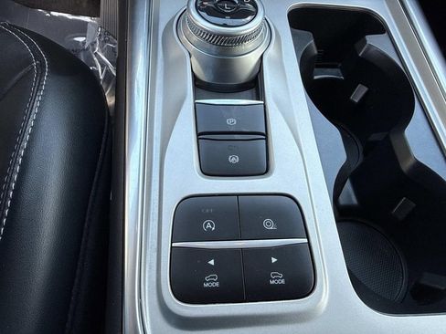 Used 2023 Ford Explorer XLT w/ Equipment Group 202A RWD image 34