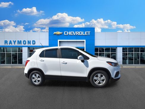 Used 2020 Chevrolet Trax LS w/ Tint and Cruise Package FWD image 2