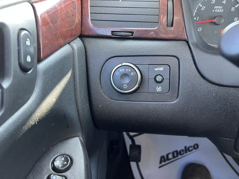 Used 2008 Chevrolet Impala LT image 17