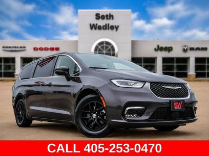 Used 2023 Chrysler Pacifica Touring-L