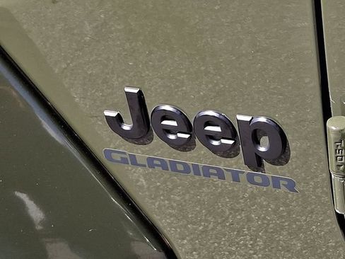 Used 2021 Jeep Gladiator Sport AWD/4WD image 31