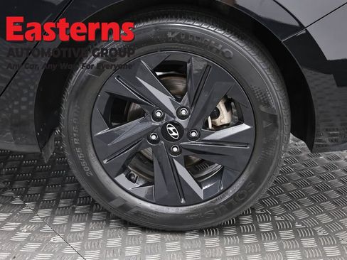 Used 2023 Hyundai Elantra SEL FWD image 33