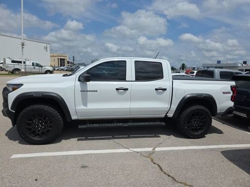 Used 2025 Chevrolet Colorado Trail Boss AWD/4WD image 2