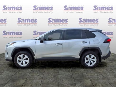 Used 2023 Toyota RAV4 LE FWD image 4