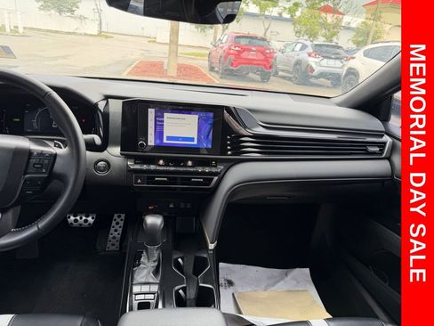 Used 2025 Toyota Camry SE FWD image 21
