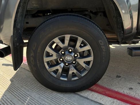 Used 2023 Toyota Tacoma SR5 RWD image 9