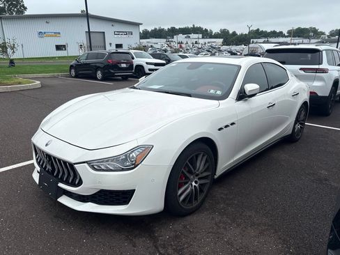 Used 2018 Maserati Ghibli S Q4 AWD/4WD image 2