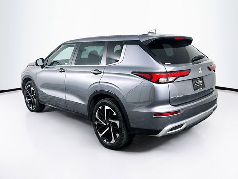Used 2023 Mitsubishi Outlander SE image 5