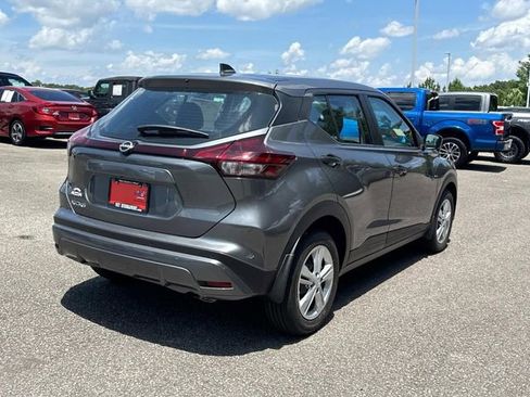 New 2025 Nissan Kicks Play S image 4