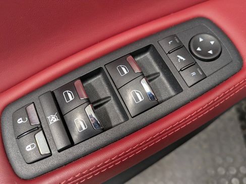 Used 2022 Maserati Quattroporte Modena Q4 image 9