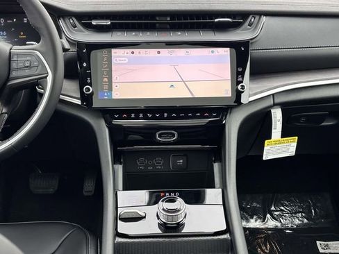 New 2026 Jeep Grand Cherokee Limited image 12