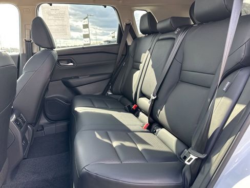 Used 2026 Nissan Rogue SV w/ SV Premium Package image 36