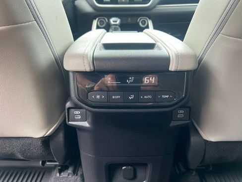 Used 2024 Toyota Grand Highlander AWD image 20