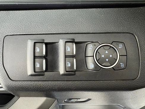 Used 2018 Ford F150 Platinum w/ Equipment Group 701A Luxury AWD/4WD image 18