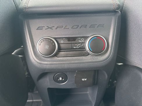 Used 2025 Ford Explorer Active image 36