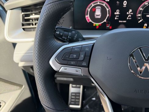 New 2026 Volkswagen Tiguan SE R-Line FWD image 20