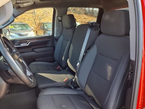 Used 2025 Chevrolet Silverado 1500 LT image 13