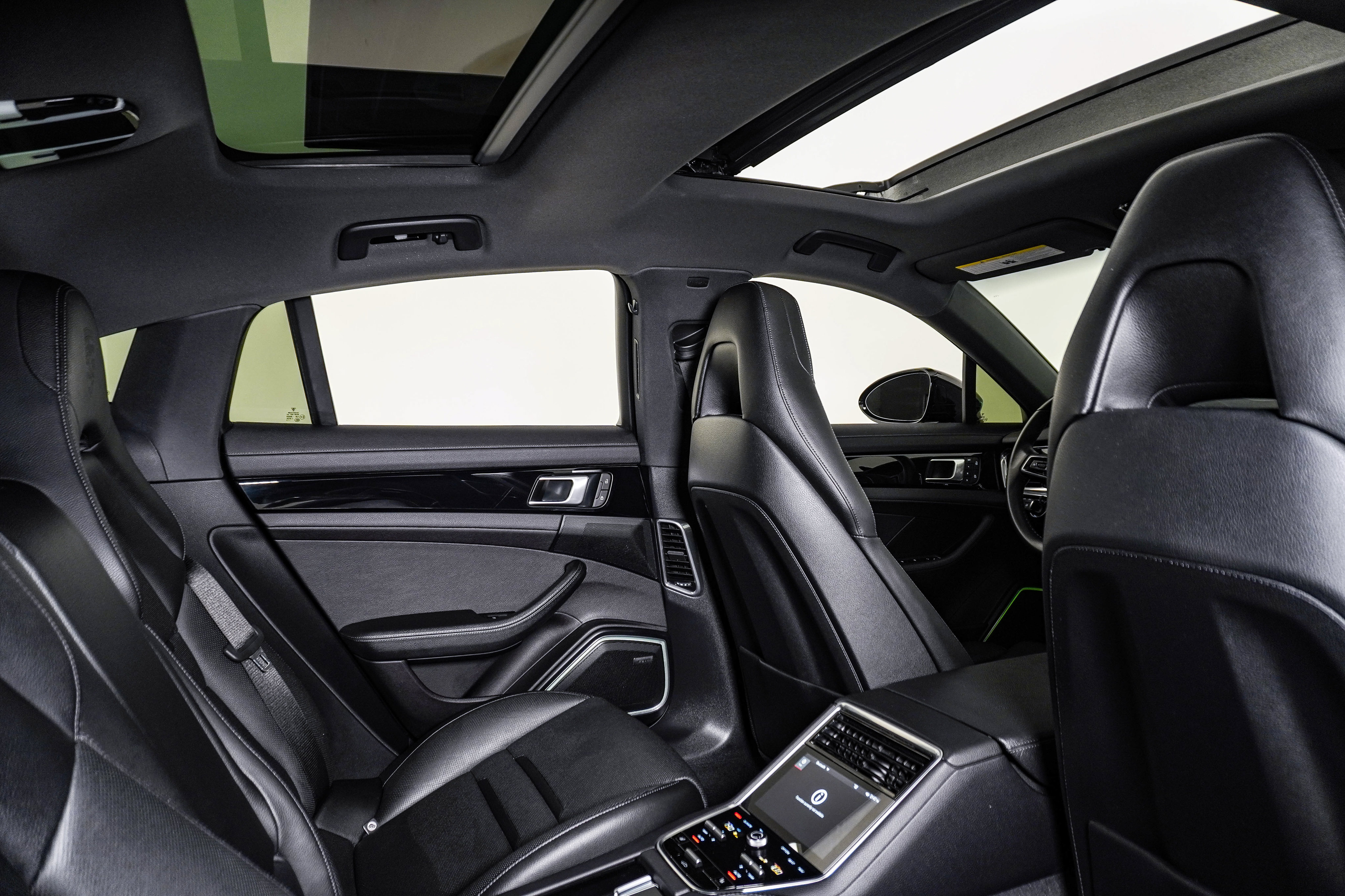 Certified 2023 Porsche Panamera image 16