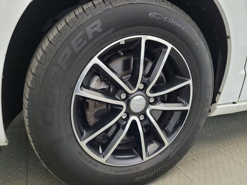 Used 2016 Dodge Grand Caravan R/T FWD image 31