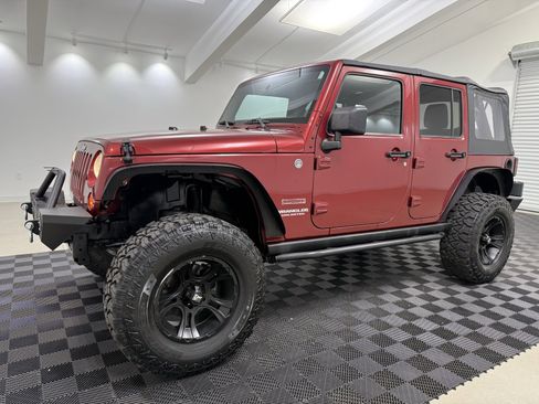Used 2012 Jeep Wrangler Unlimited Rubicon w/ Connectivity Group image 3