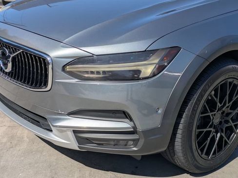 Used 2018 Volvo V90 T5 Cross Country w/ Convenience Package AWD/4WD image 9