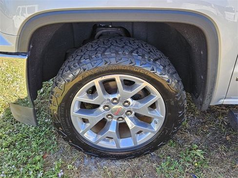 Used 2018 GMC Sierra 1500 SLT w/ SLT Premium Package image 17