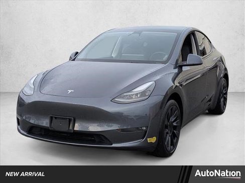 Used 2022 Tesla Model Y Long Range image 1