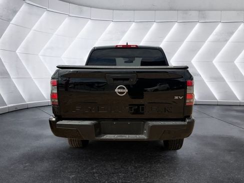 Used 2022 Nissan Frontier SV RWD image 5