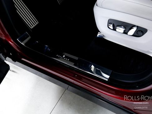 Certified 2025 Rolls-Royce Cullinan AWD/4WD image 16