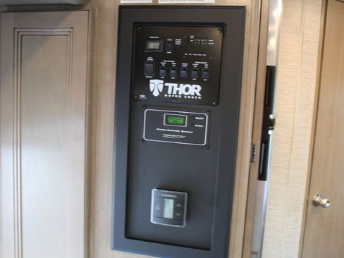 Used 2022 Ford E-450 and Econoline 450 Super Duty w/ Motorhome Prep Package image 20