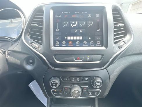 Used 2022 Jeep Cherokee Latitude Lux w/ Sun & Sound Group AWD/4WD image 20
