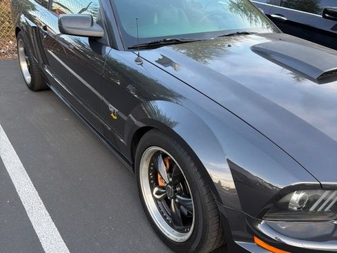 Used 2007 Ford Mustang GT RWD image 3