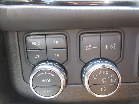 New 2026 GMC Yukon AT4 Ultimate AWD/4WD image 17