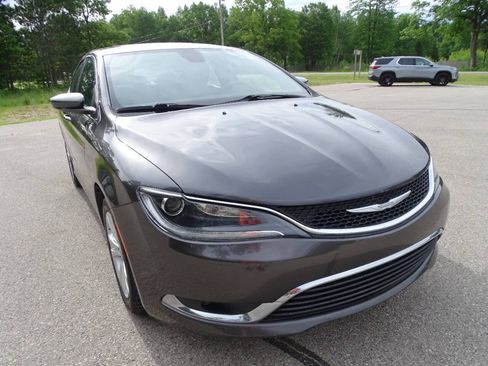 Used 2016 Chrysler 200 Limited FWD image 3