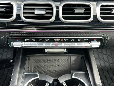 Used 2026 Mercedes-Benz GLS 580 4MATIC image 34