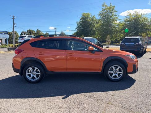 Used 2019 Subaru Crosstrek 2.0i Premium AWD/4WD image 2