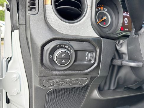 New 2025 Jeep Gladiator Sport image 18