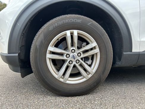 Used 2023 Ford Explorer XLT w/ Equipment Group 202A image 16