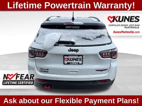 Used 2024 Jeep Compass Trailhawk image 7