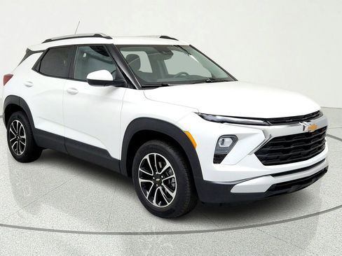 Used 2024 Chevrolet TrailBlazer LT AWD/4WD image 7