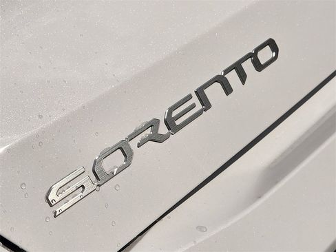 New 2026 Kia Sorento LX image 8