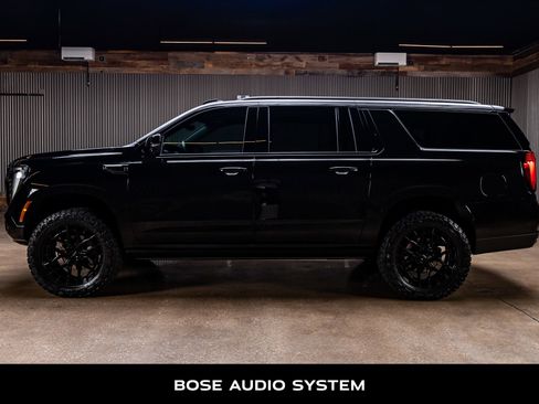Used 2025 GMC Yukon XL AT4 Ultimate AWD/4WD image 6