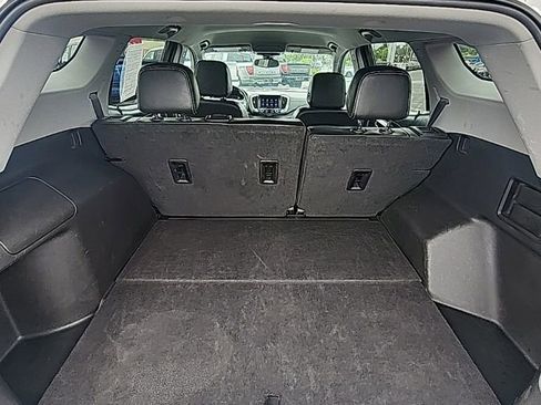 Used 2023 GMC Terrain SLT image 10