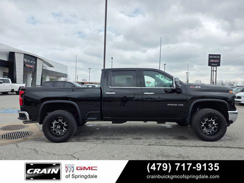 Used 2024 Chevrolet Silverado 2500 LTZ w/ LTZ Premium Package AWD/4WD image 8