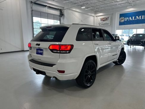Used 2017 Jeep Grand Cherokee Altitude AWD/4WD image 5