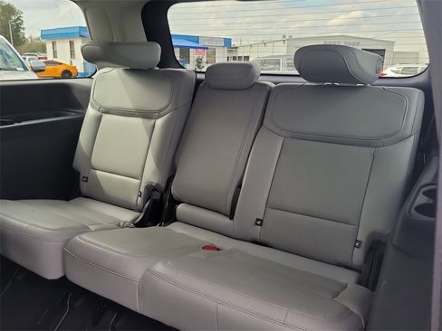 Used 2025 Ford Expedition Platinum image 14