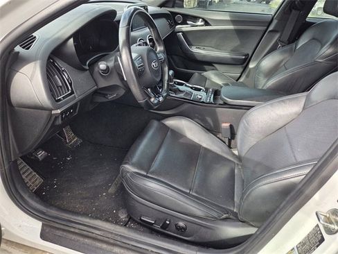 Used 2021 Kia Stinger GT-Line image 10