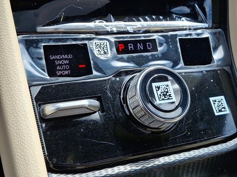 New 2025 Jeep Grand Cherokee Limited w/ Trailer Tow Package image 10